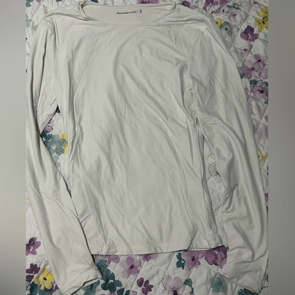 Abercrombie & Fitch White Long Sleeve Women's Tee